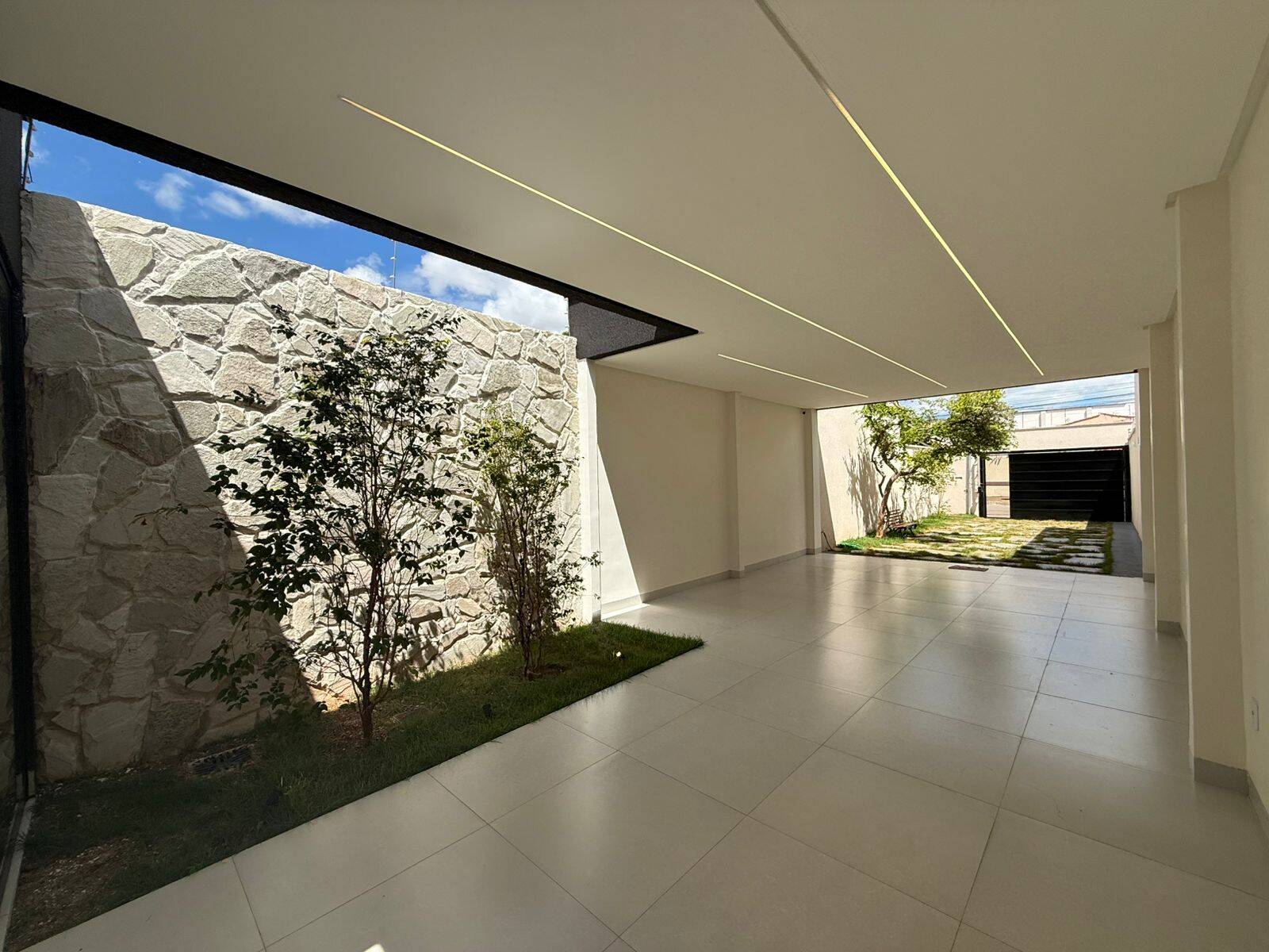 Casa, 4 quartos, 274 m² - Foto 1
