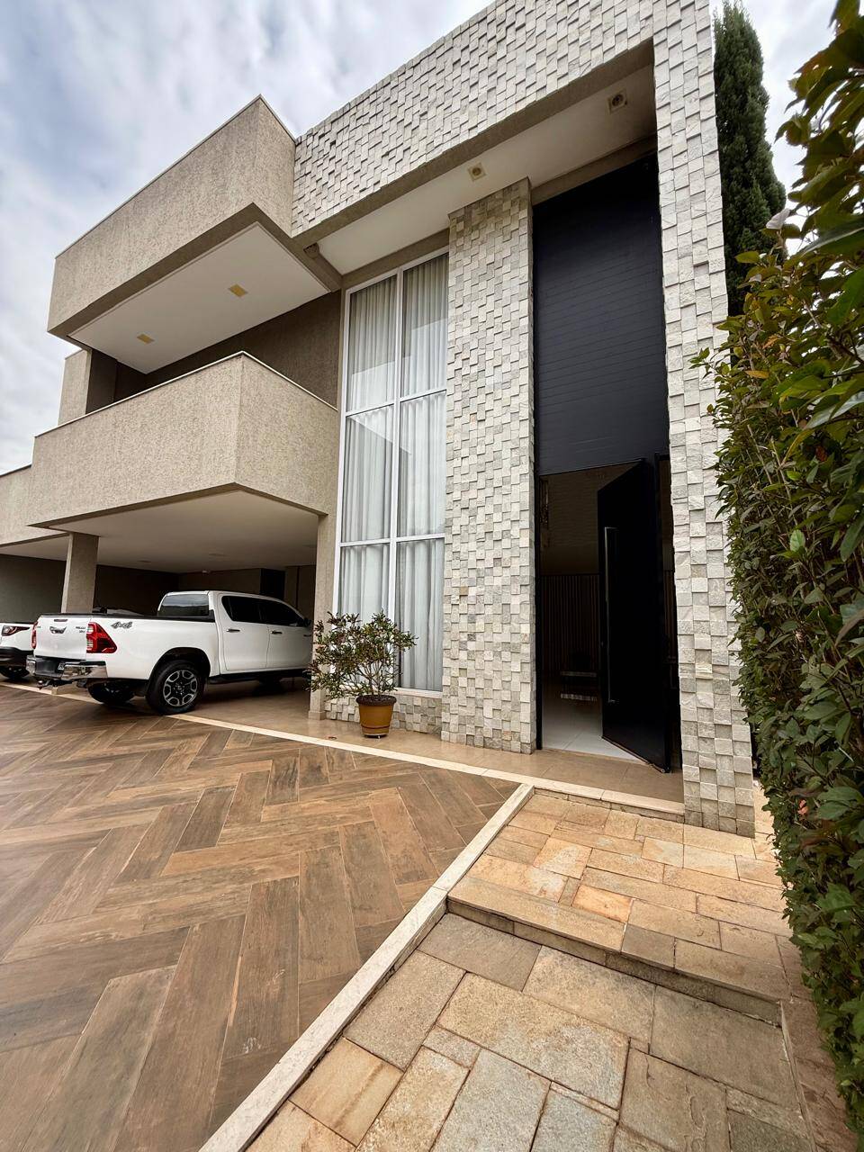 Sobrado, 4 quartos, 597 m² - Foto 2