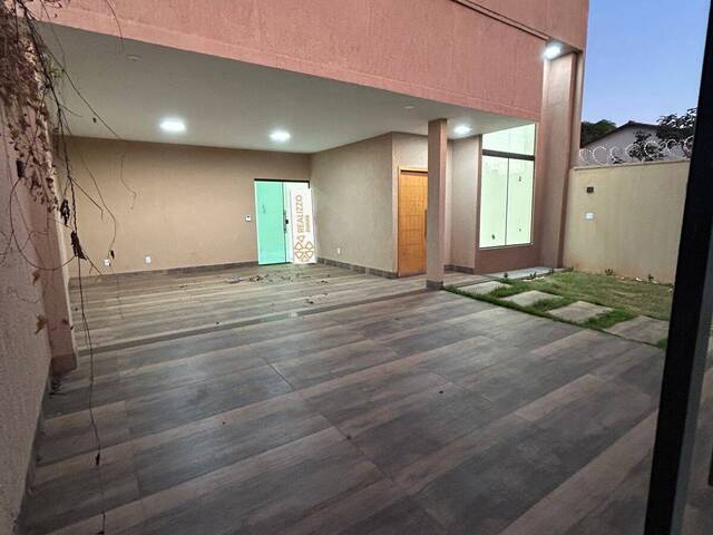 Casa para Venda em Aparecida de Goiânia - 2