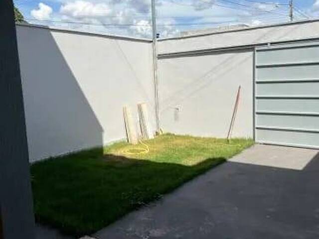 Casa para Venda em Aparecida de Goiânia - 2