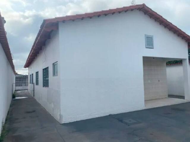 Casa para Venda em Goiânia - 3